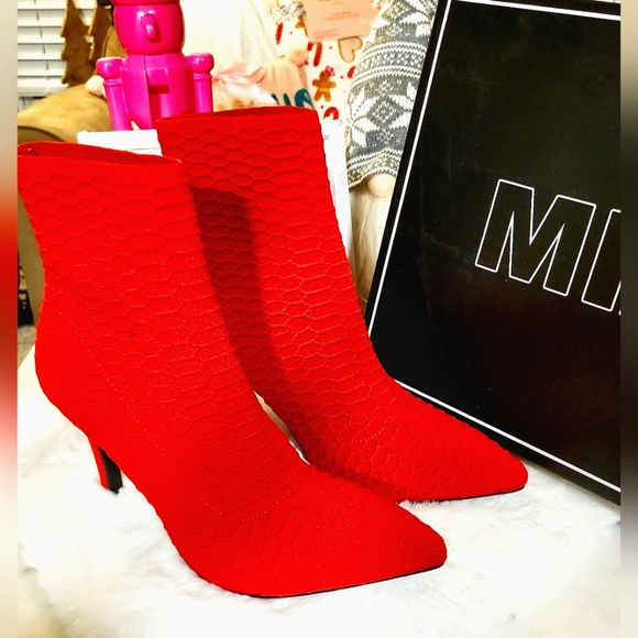 MIA McKinley-A Red Stretch Stilettos NWB sz. 8 - Picture 2 of 7